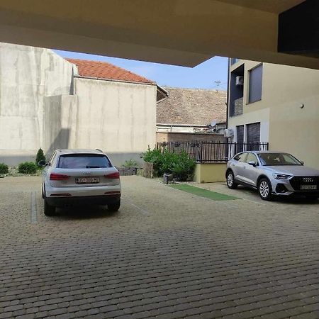 Apartman Waldy Osijek Exteriör bild