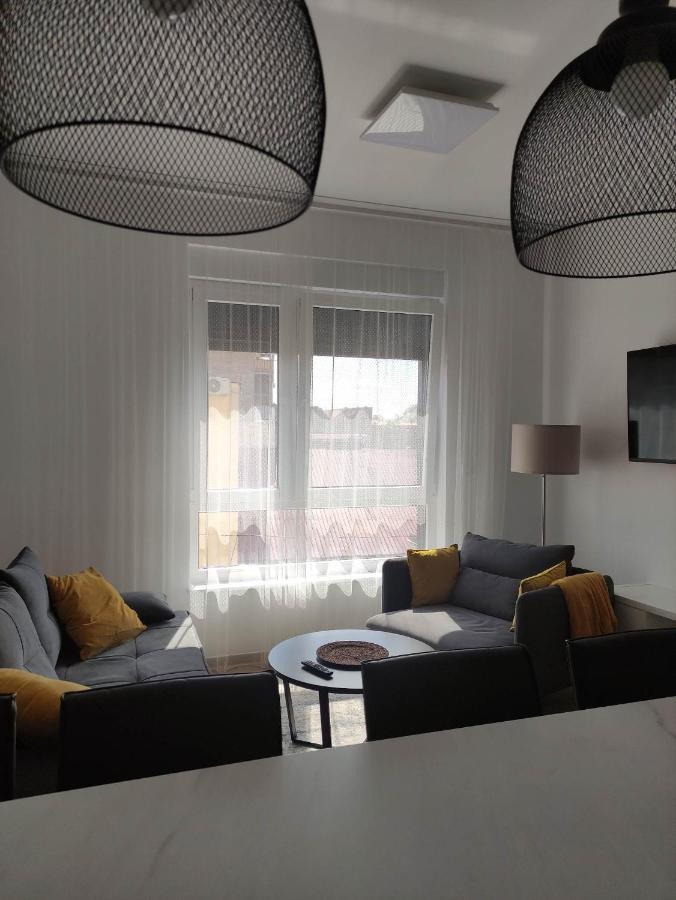 Apartman Waldy Osijek Exteriör bild