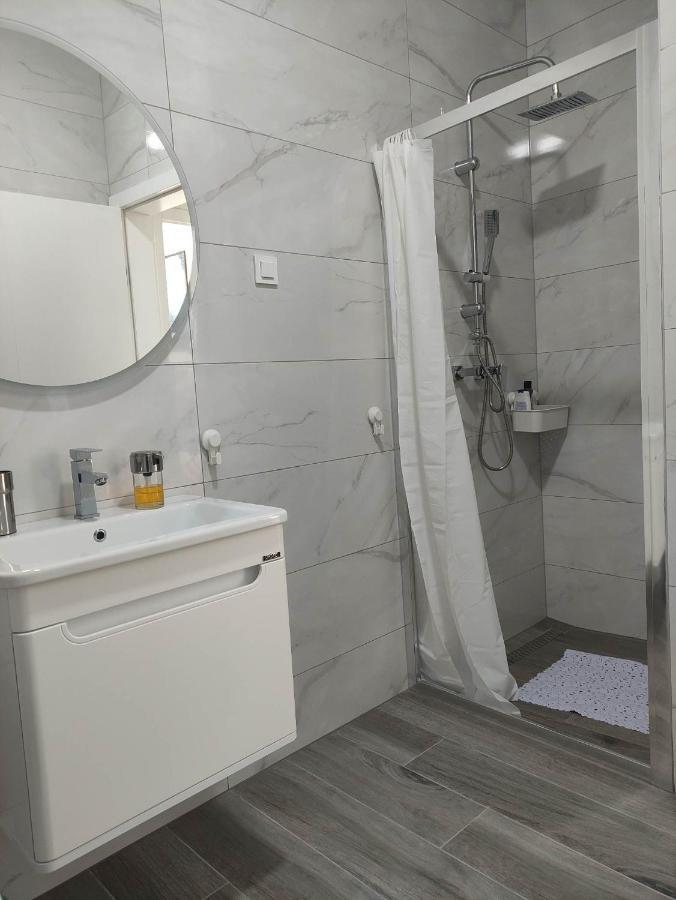 Apartman Waldy Osijek Exteriör bild